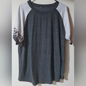 2X Woman's Short Sleeve round neck Animal  print stripe Sleeve Casual Tee